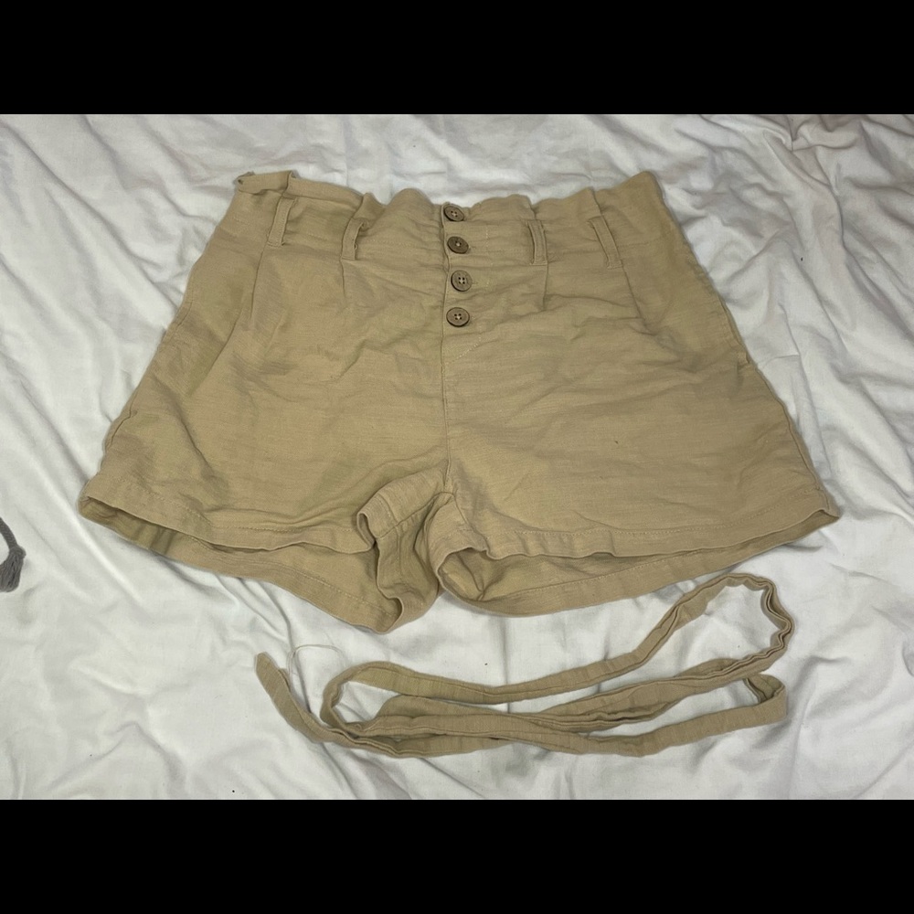 HOT KISS cotton shorts with belt